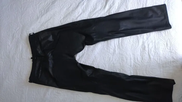 Vendo calça de couro masculino 