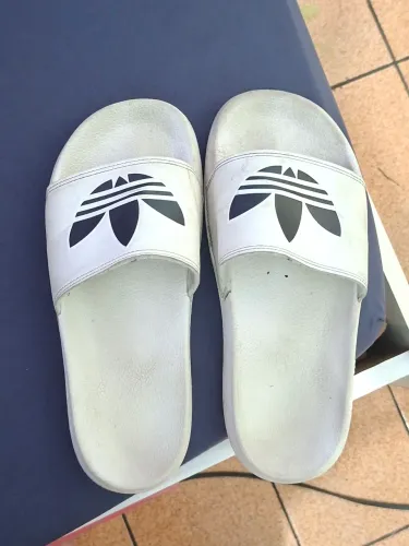 Chinelo Da Adidas Branco Original Semi Novo