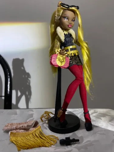 Clawdia Wolf Monster High g3 Custom