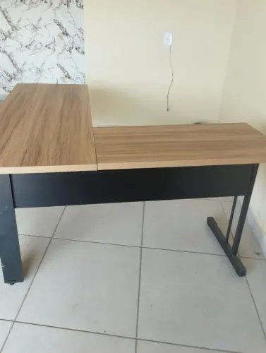 Mesa em L para escritório