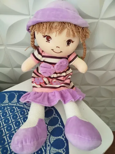 Boneca de pelúcia