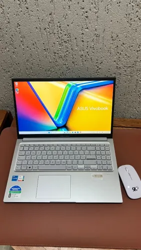 Notebook ASUS Vivobook 15 X1504VA/i5 13a Gen/8G-3200/256G NVMe/15.6 FHD/Garantia+Nota Fisc