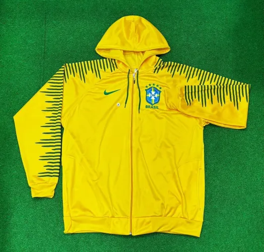 Blusa do Brasil com capuz