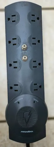 Protetor de energia Panamax SP8 C