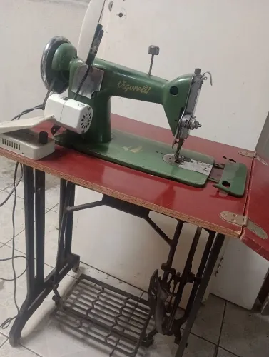 Máquina de custura VIGORELLI - 110w