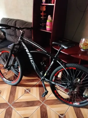 Vende se uma bicicleta