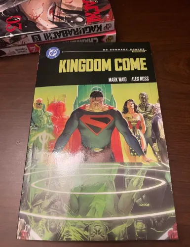 REINO DO AMANHÃ - DC COMPACT (inglês)
