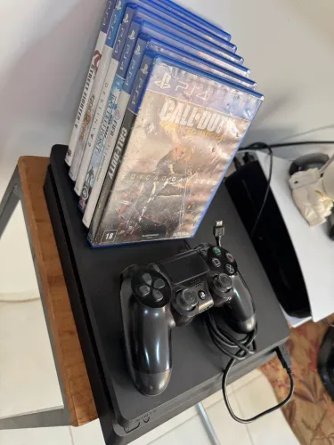 Vendo Ps4 com 6 jogos