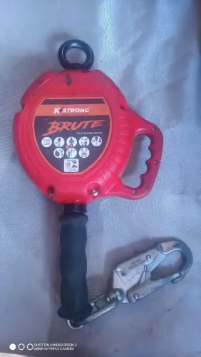 Trava queda retrátil kstrong 135kg