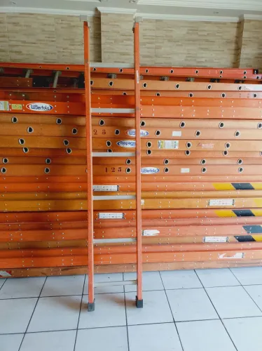 Escadas de Fibra Usadas