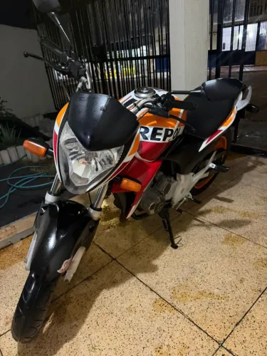 Vende-se CB300 repsol