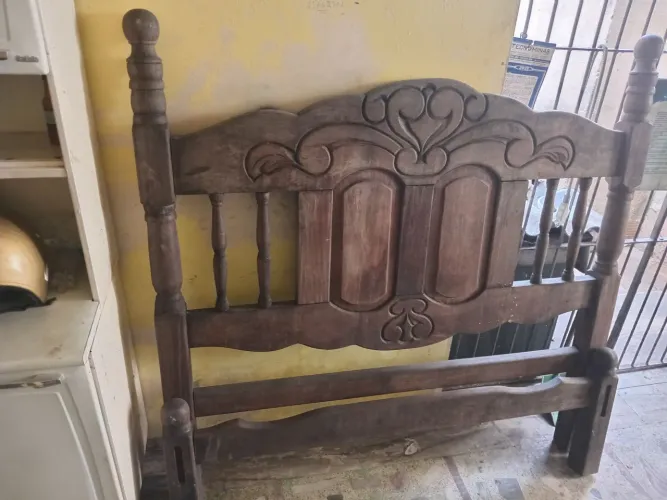 Cama de casal madeira maciça