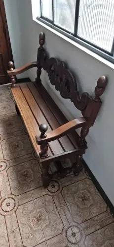 Banco/ Canapé em Madeira Nobre Sucupira . Peça Artesanal de Alto Padrão. 
