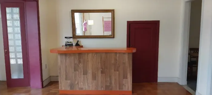 Balcão de recepção para loja, ateliê, escritório ou clínica.