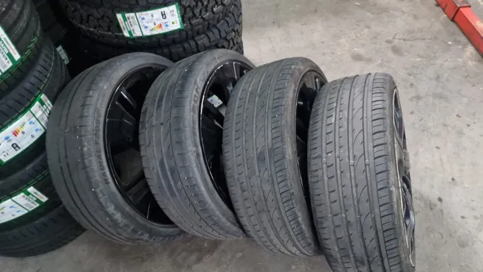 Jogo aro 20 com pneus aplicação Honda Civic 