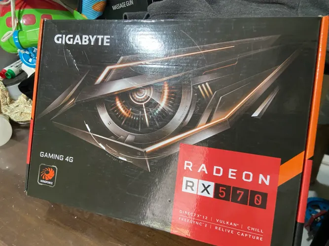 Caixa placa rx 570 4gb gigabyte