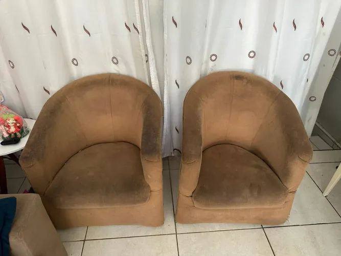 POLTRONAS MARROM