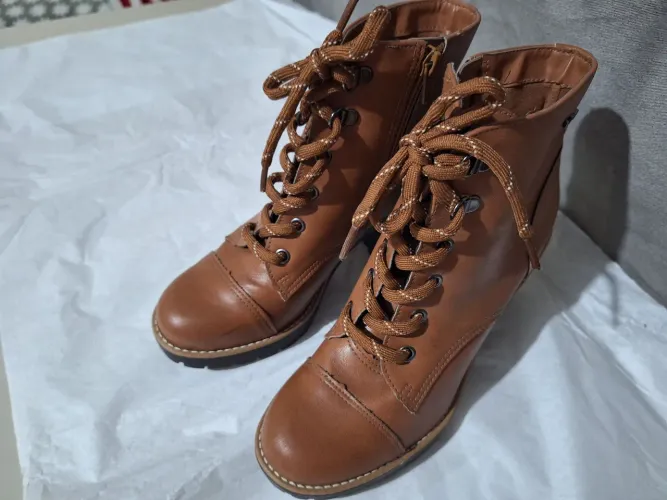 Bota Coturno Tratorada Feminina, Caramelo tam:35 Cano Médio.