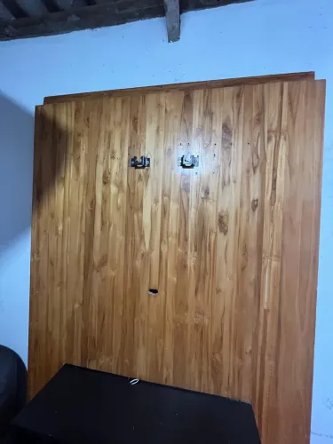 painel televisao de madeira