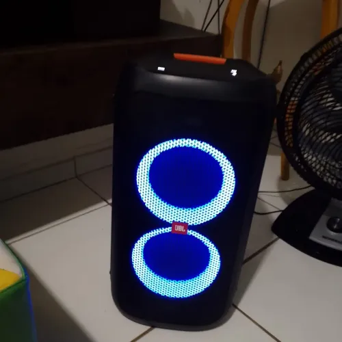 Caixa jbl partbox 100