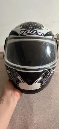 Capacete número 58