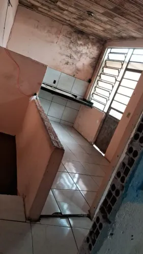 Barracão 2 quartos, 2 banheiros, região de muito comércio, Banco, escolas e posto de saude