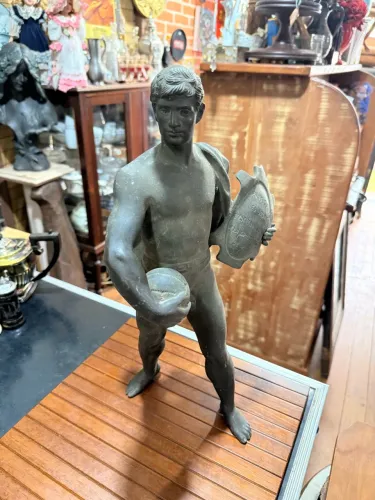 Escultura de atleta 