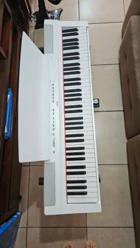 Piano digital yamaha p121 branco 