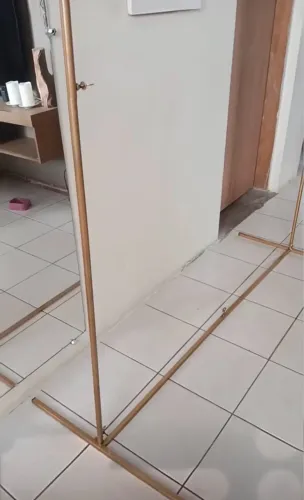 Vende-se dois arcos de festa dourado
