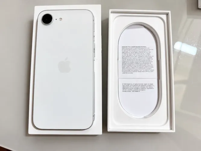 iPhone 16e 128GB Branco Novo