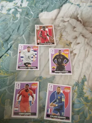 Vendo 5 legends Alphonse Davies bronze, Frederico Valverde regular, Cody campo regular,