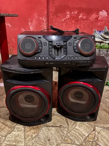 Valor negociável - com defeito - LG XBOOM CJ88 completo - 2 caixas - para conserto