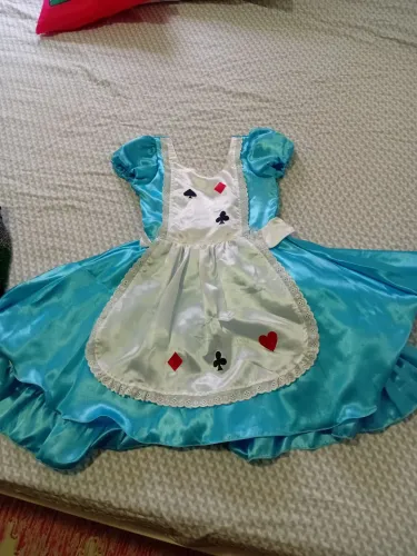Fantasia Alice no país das maravilhas 10 anos
