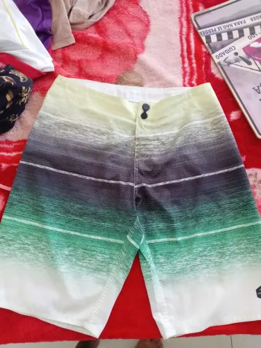 Short surf maresia pouco usado