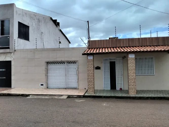 Uma casa pra vender em pedrinhas 
