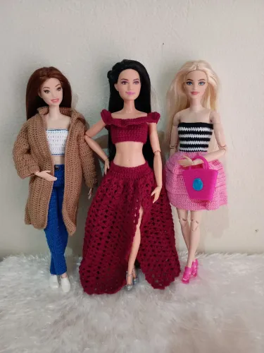 Lote de roupas artesanais para Barbie