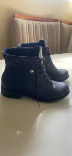 Bota cuturno sapatinho de luxo