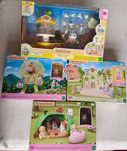 Lote com 4 itens Sylvanian Families 