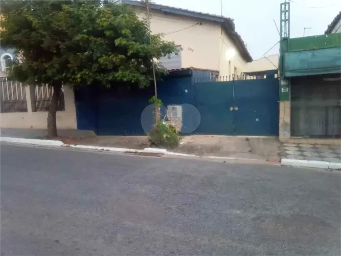 Oportunidade na Zona Leste para Casa Moradia e Comércios.