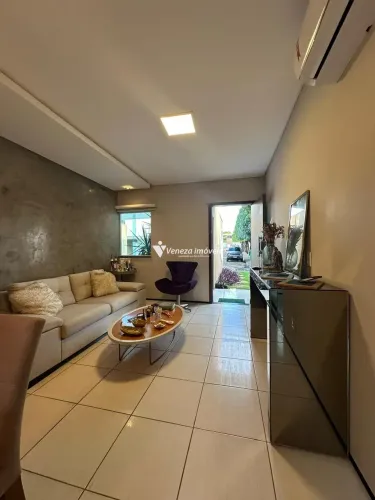Casa duplex de alto padrão no Condomínio Green Hills próximo à Av. Presidente