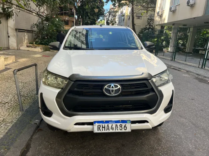 Toyota Hilux CD 4X4 2.8 Diesel Mec. 2021