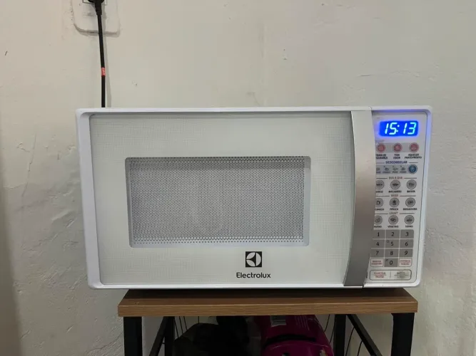 Microondas Eletrolux 20L