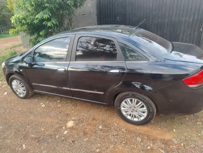 Fiat Linea Essence Dualogic 1.8 Flex 16V 4P 2012