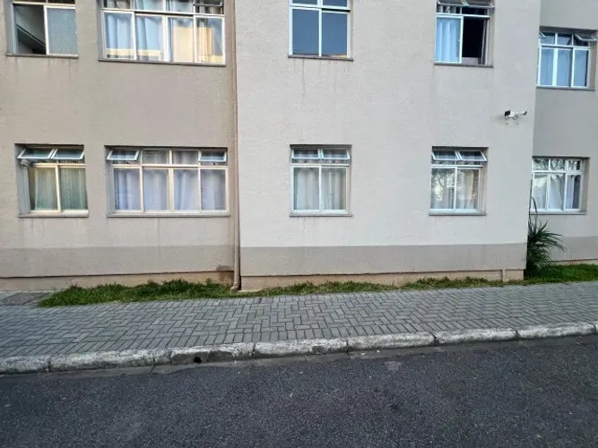 Apartamento térreo CIC, 3 quartos