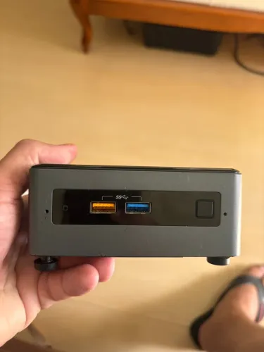 Intel NUC (nuc7jy)