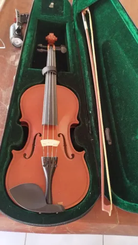 Violino semi novo