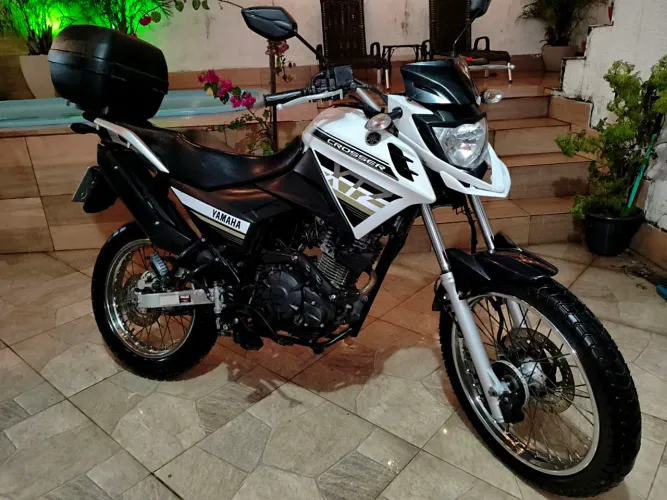 OPORTUNIDADE UNICA! Yamaha Crosser 150 2020/2021 - 30 mil km + Baú e capacetes