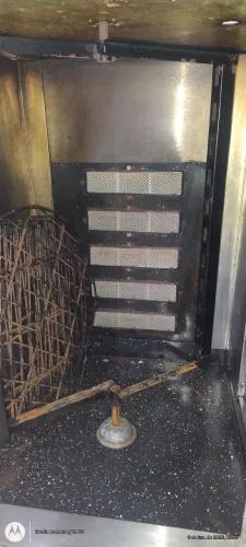 Vendo máquina de assar frango, peixe e carne, etc.