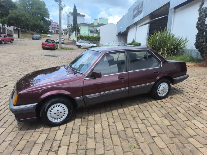 Chevrolet Monza Classic SE 2.0 /mpfi E EFI 2P E 4P 1990