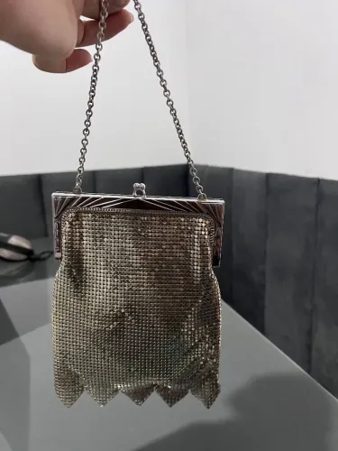 Bolsa a Venda